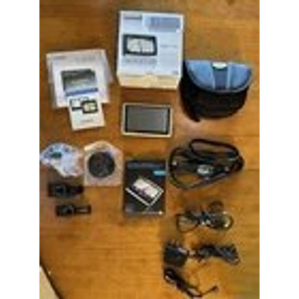 Garmin Nuvi 1350T‎ GPS Navigation System Automotive w Accessories & Case
